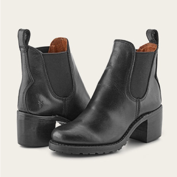 Nwt Frye Sabrina Chelsea Black Leather Boots